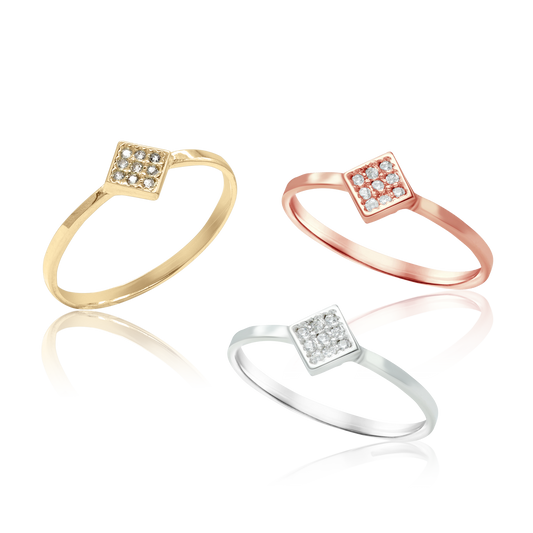 Quadratischer Ring mit Diamanten in 14-karätigem Gold