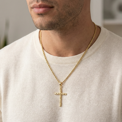 Kreuzanhänger aus 10-karätigem Goldnugget