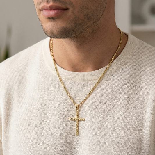 Kreuzanhänger aus 10-karätigem Goldnugget