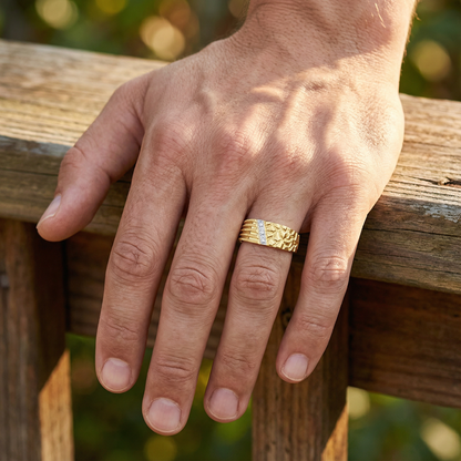 14-karätiger Goldnugget-Ring mit im Labor gezüchteten Diamanten