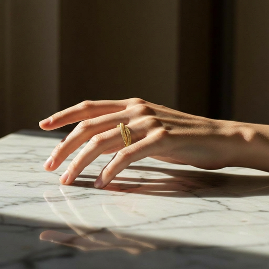 14-karätiger gelbgoldener, gedrehter Webring